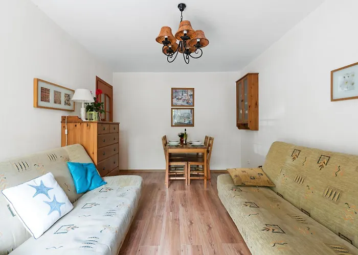 Mieszkania i apartamenty przy plaży, przyjazne czwronogom, Żeromskiego 2 HoliApart Apartament *