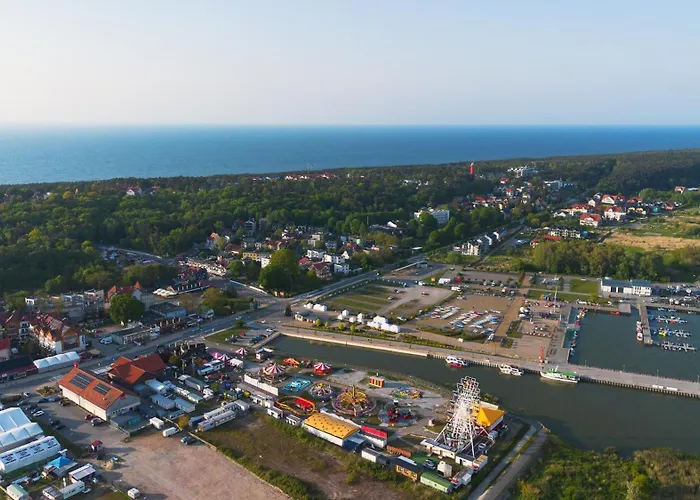 Apartament Mieszkania i apartamenty przy plaży, przyjazne czwronogom, Żeromskiego 2 HoliApart Krynica Morska